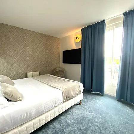 Brit Piscine & - Fougeres 3* Lecousse