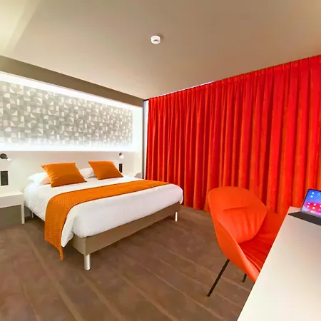 Hotel Brit Piscine & - Fougeres 3*