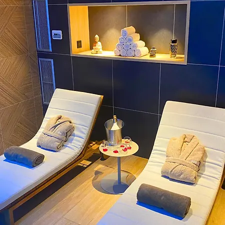 Hotel Brit Piscine & - Fougeres Lecousse