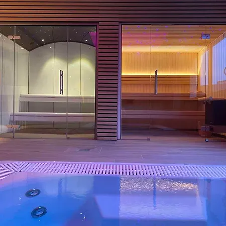 Hotel Brit Piscine & - Fougeres Lecousse